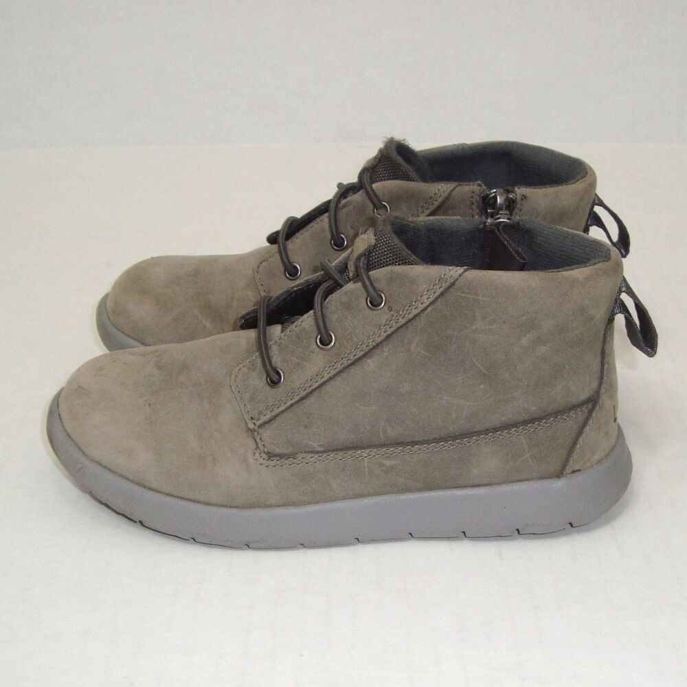 UGG Kids' Canoe Weather Chukka boots in Gray Suede Size 12
